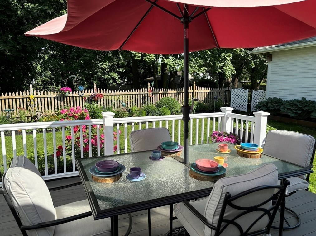 25 Clarence Ave, East Bridgewater MA 02324-2607 exterior