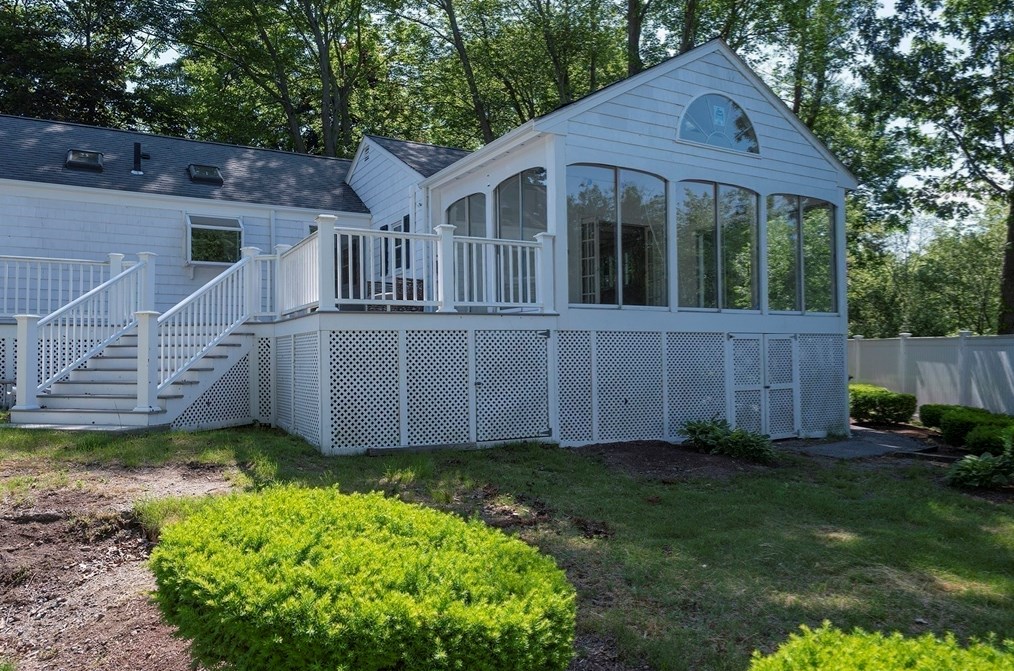 16 Leslie Ave, Weymouth MA 02188-3416 exterior