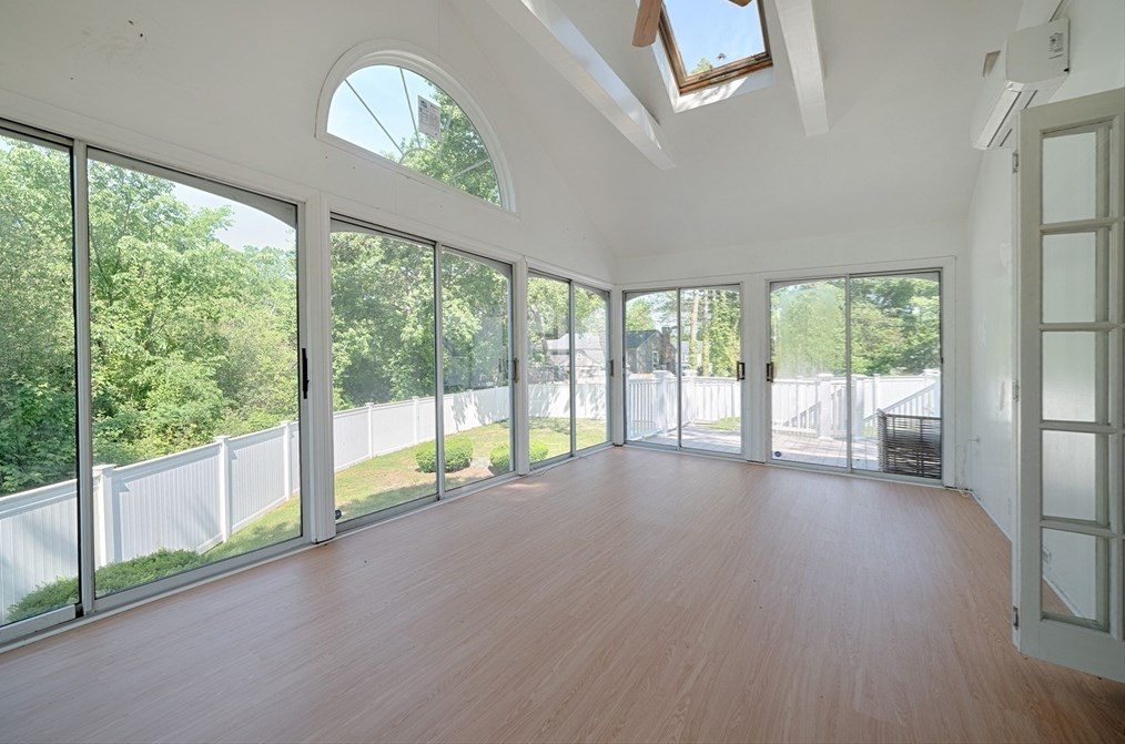 16 Leslie Ave, Weymouth MA 02188-3416 exterior