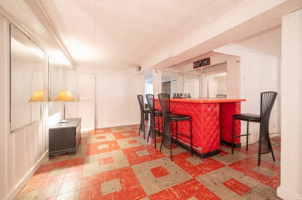 16 Leslie Ave, Weymouth MA 02188-3416 exterior