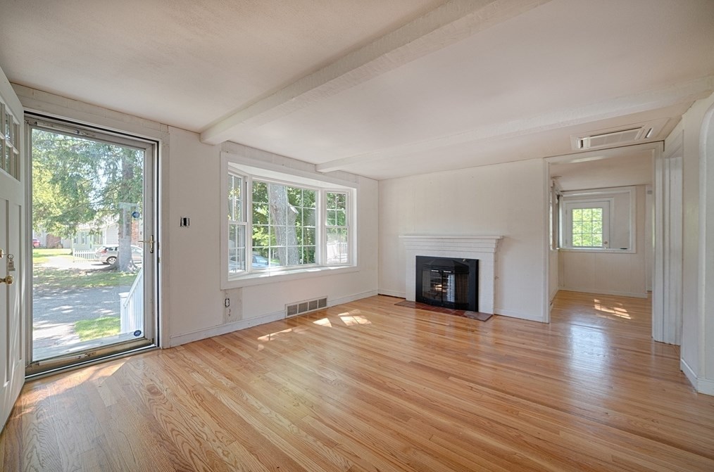 16 Leslie Ave, Weymouth MA 02188-3416 exterior