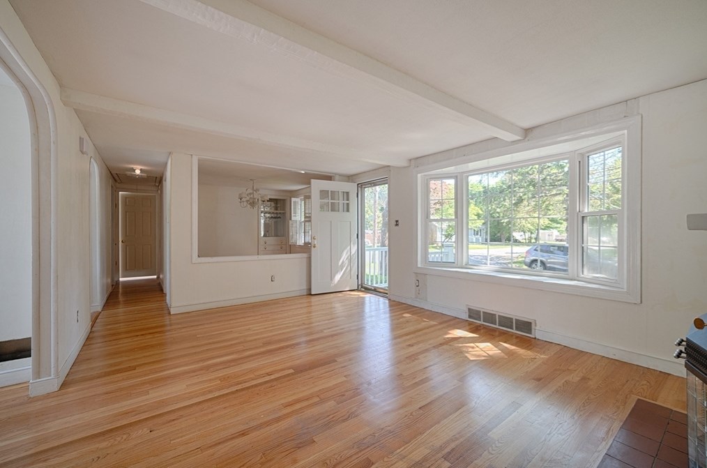 16 Leslie Ave, Weymouth MA 02188-3416 exterior