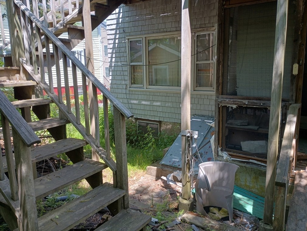 21 Sachem St, Fall River MA 02724-1532 exterior