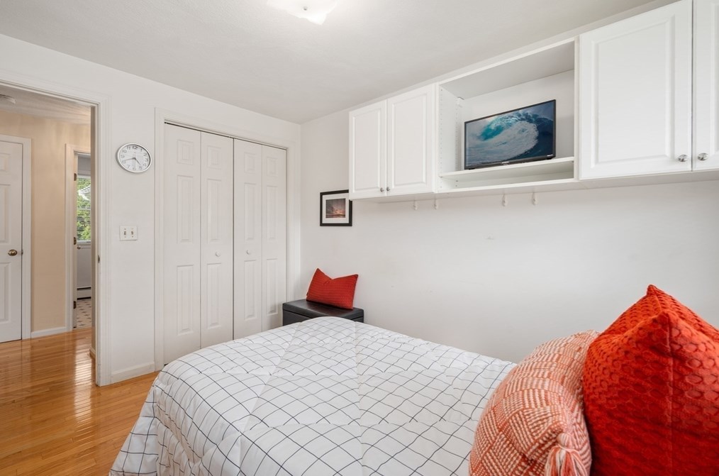 27 Diane Rd, Peabody MA 01960-5037 exterior