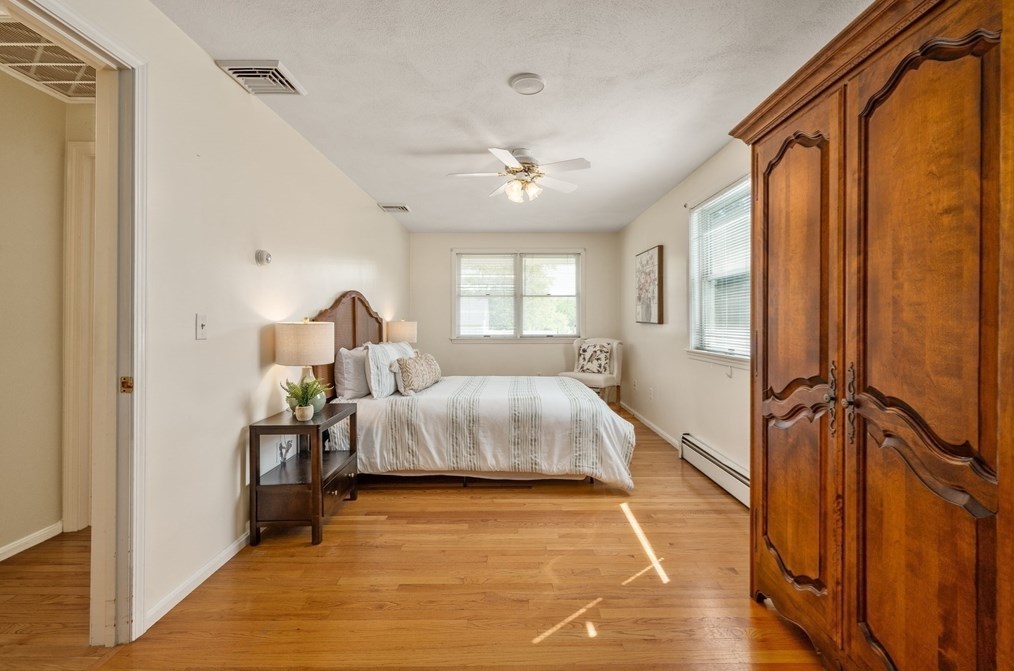 27 Diane Rd, Peabody MA 01960-5037 exterior