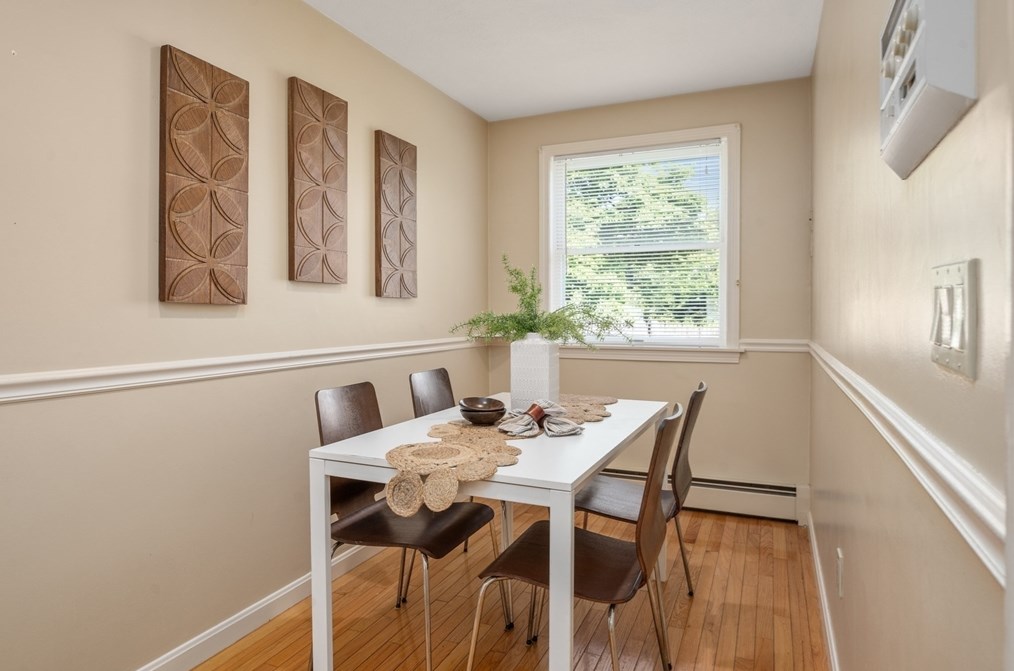 27 Diane Rd, Peabody MA 01960-5037 exterior