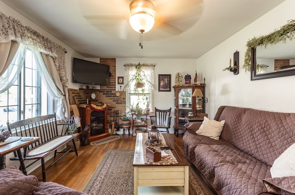 26 Illinois St, New Bedford MA 02745-2514 exterior