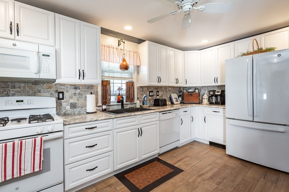 26 Illinois St, New Bedford MA 02745-2514 exterior