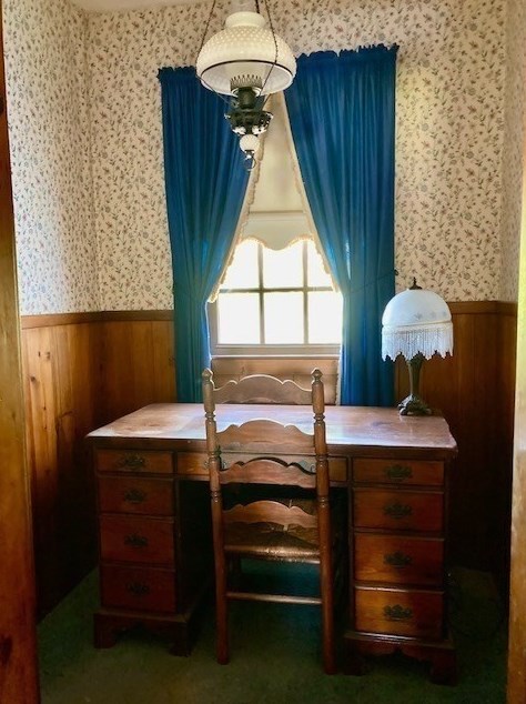 72 Middle Rd, New Bedford MA 02743-2602 exterior