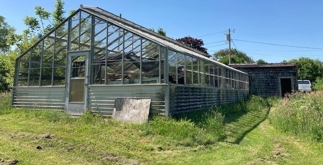 72 Middle Rd, New Bedford MA 02743-2602 exterior