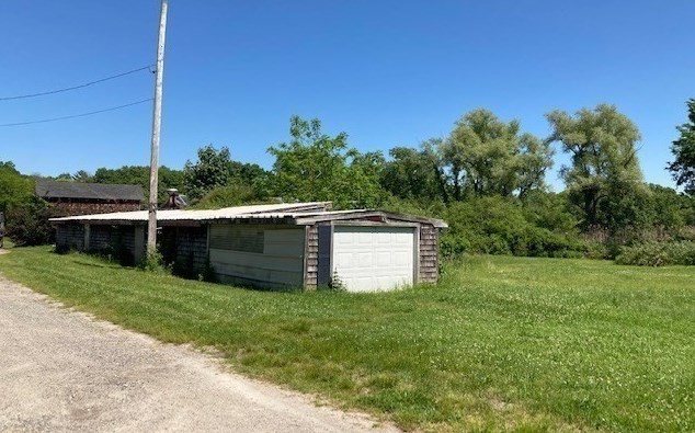 72 Middle Rd, New Bedford MA 02743-2602 exterior