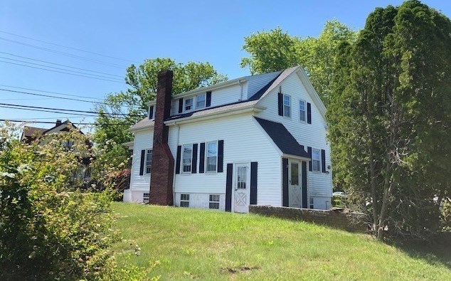 72 Middle Rd, New Bedford MA 02743-2602 exterior