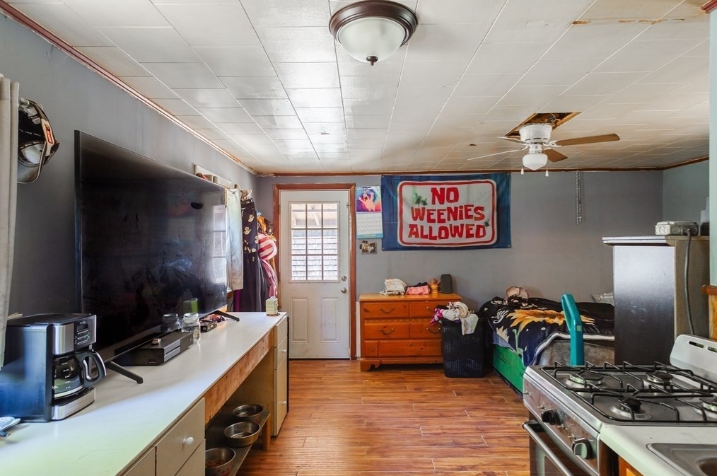 16 Grv St, Berkley MA 02779-1800 exterior