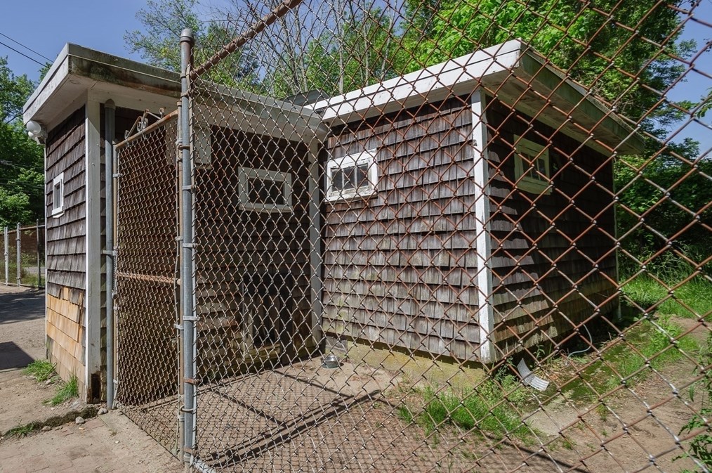 16 Grv St, Berkley MA 02779-1800 exterior