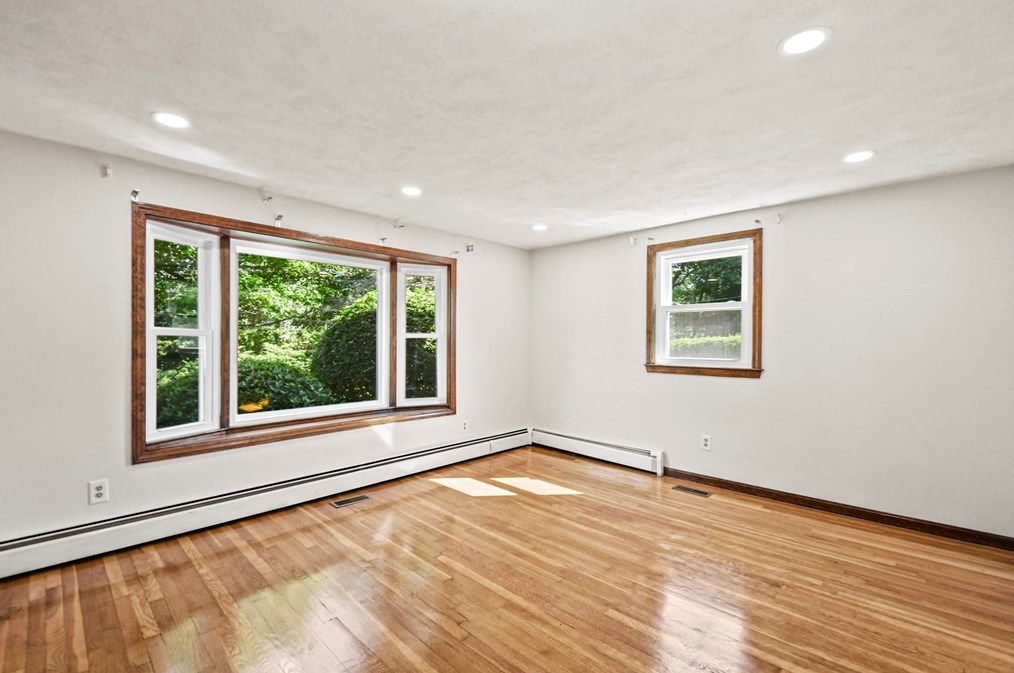 224 Littleton Rd, Chelmsford MA  01824-3306 exterior