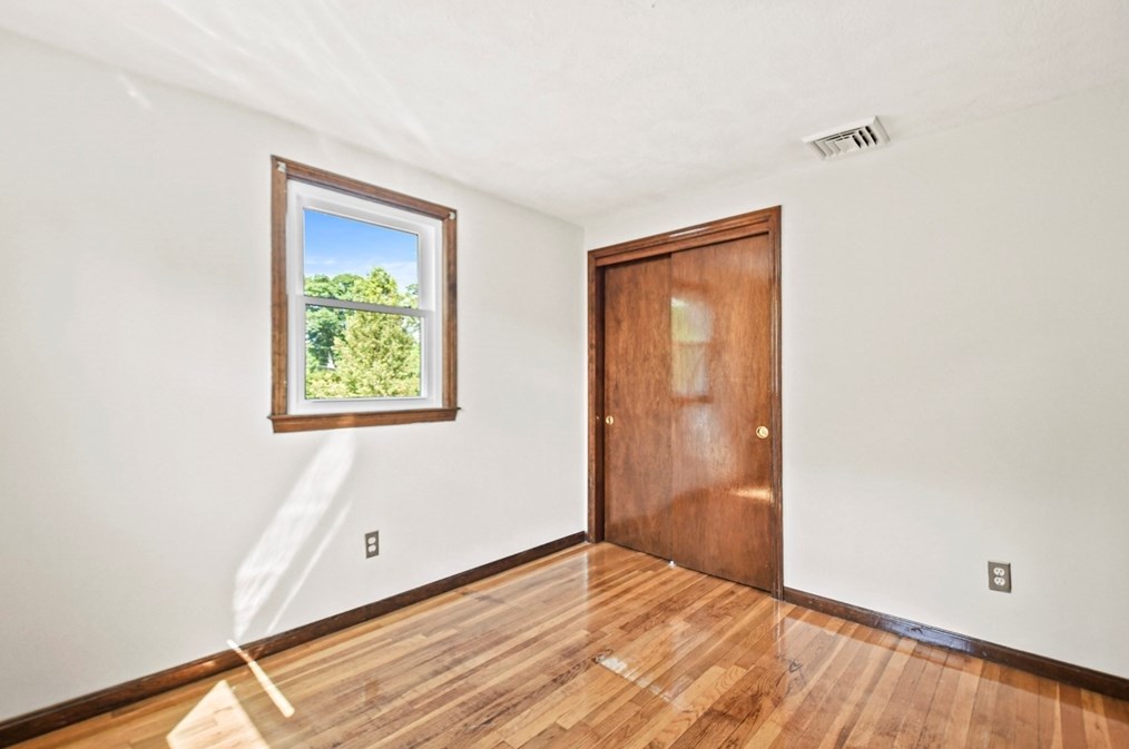 224 Littleton Rd, Chelmsford MA  01824-3306 exterior