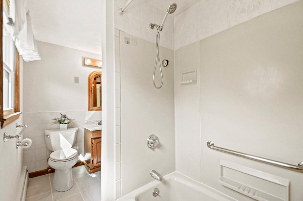 224 Littleton Rd, Chelmsford MA  01824-3306 exterior