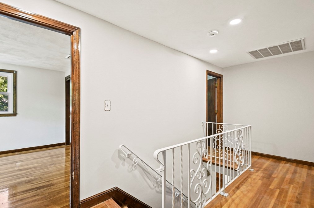 224 Littleton Rd, Chelmsford MA  01824-3306 exterior