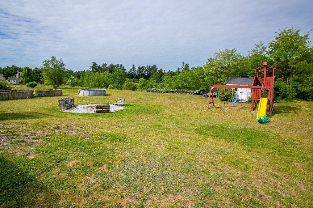 116 Bayberry Cir, Winchendon MA 01475-2269 exterior