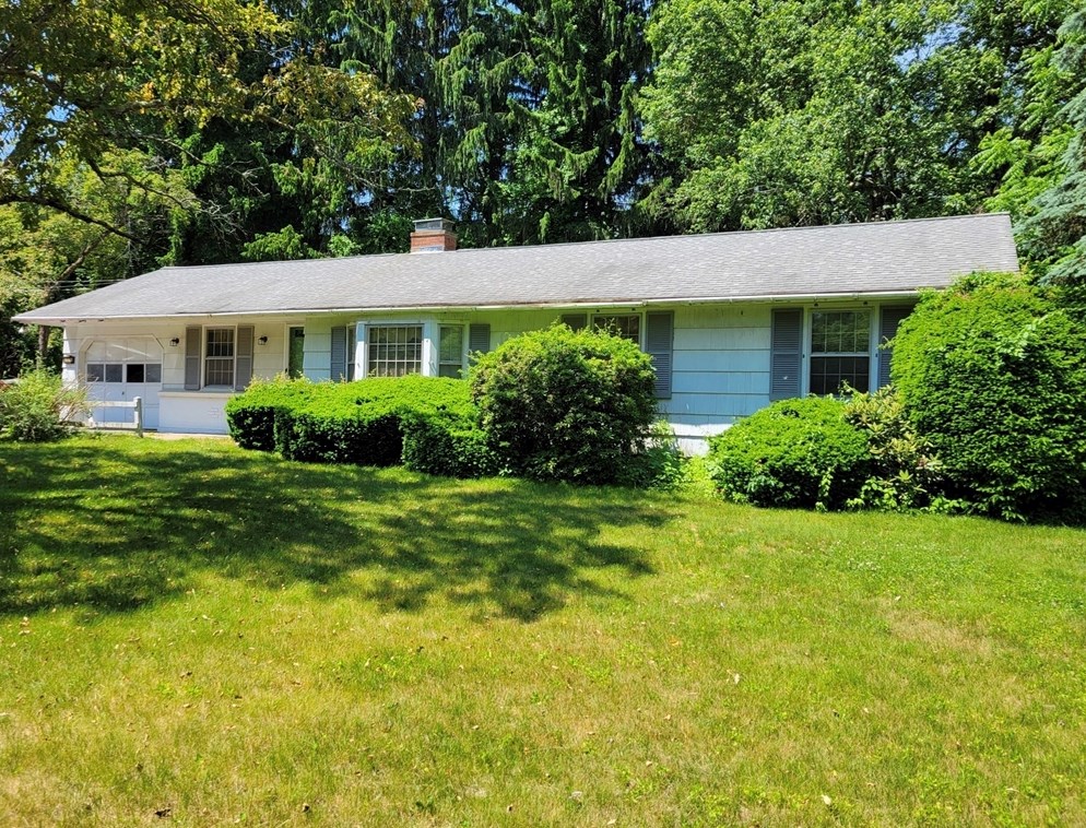 929 Wachusett St, Holden MA 01520-2631 exterior