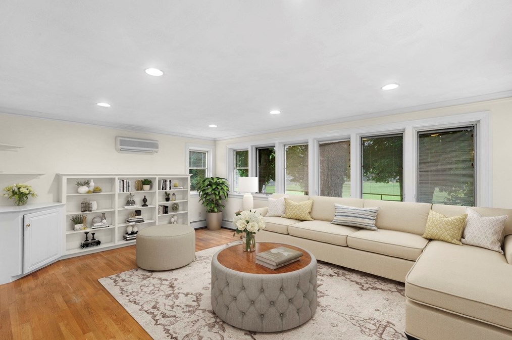 93 Oxford Rd, Newton MA 02459-2408 exterior