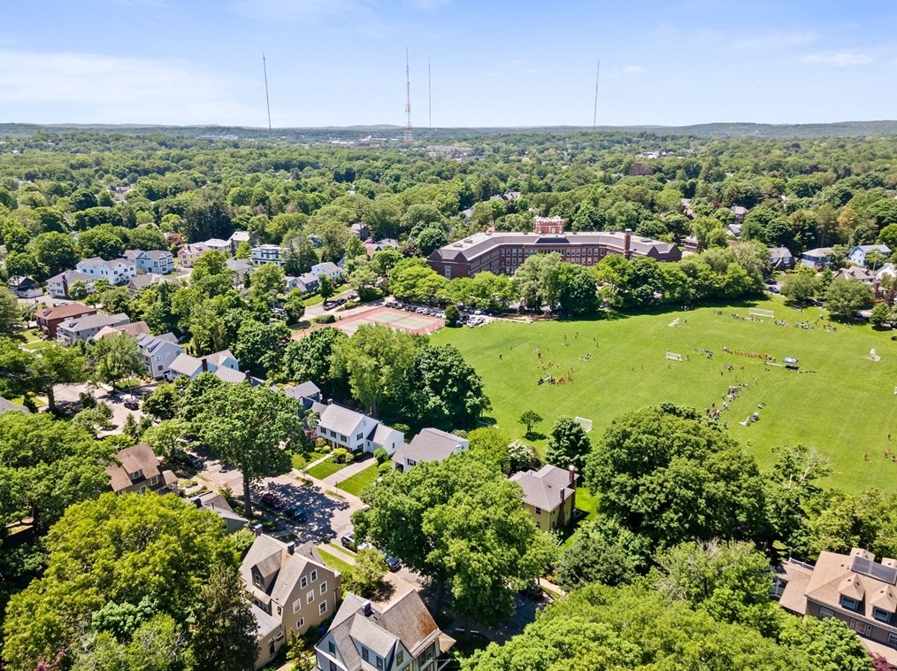 93 Oxford Rd, Newton MA 02459-2408 exterior