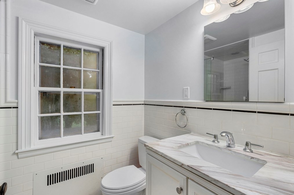 93 Oxford Rd, Newton MA 02459-2408 exterior