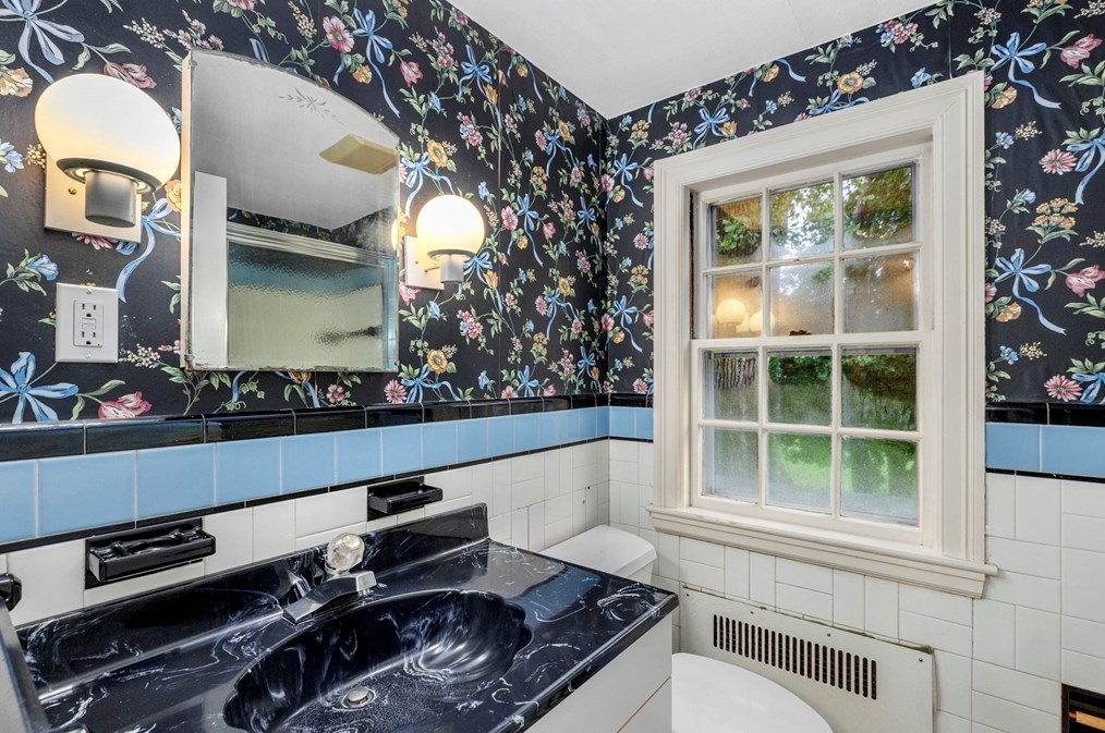 93 Oxford Rd, Newton MA 02459-2408 exterior