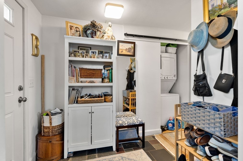 10 Fort Beach Ln, Marblehead MA 01945-3599 exterior