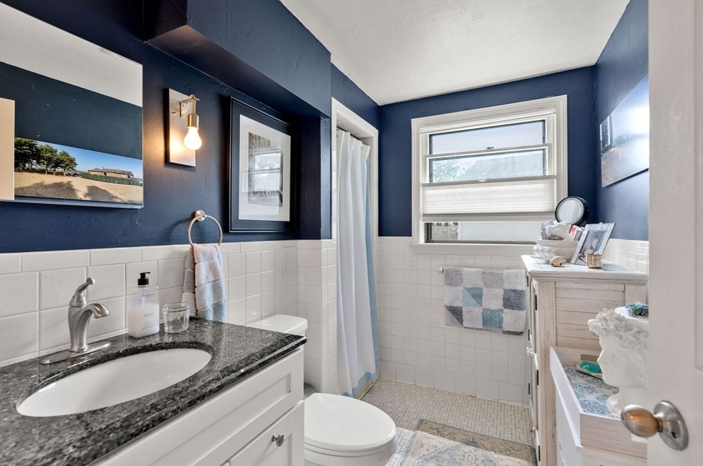 10 Fort Beach Ln, Marblehead MA 01945-3599 exterior