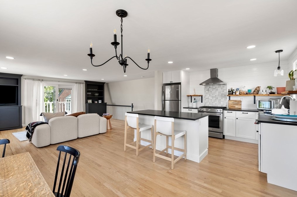 10 Fort Beach Ln, Marblehead MA 01945-3599 exterior