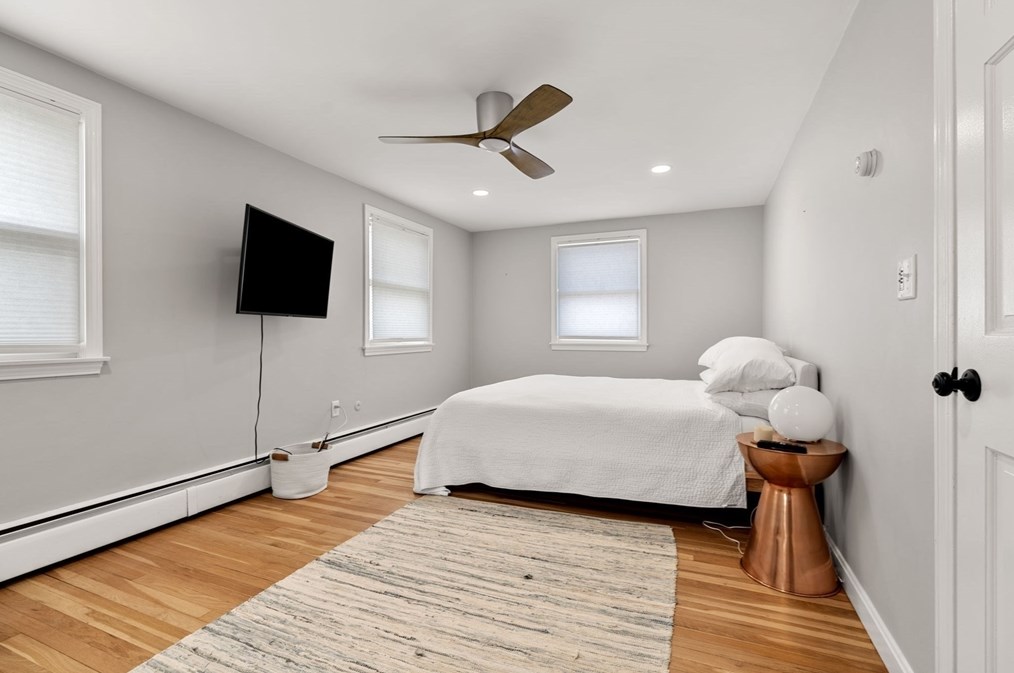 10 Fort Beach Ln, Marblehead MA 01945-3599 exterior