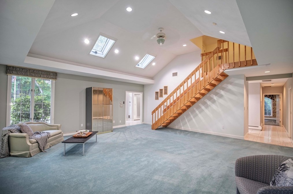 15 Hl Dr, Lynnfield MA 01940-1020 exterior