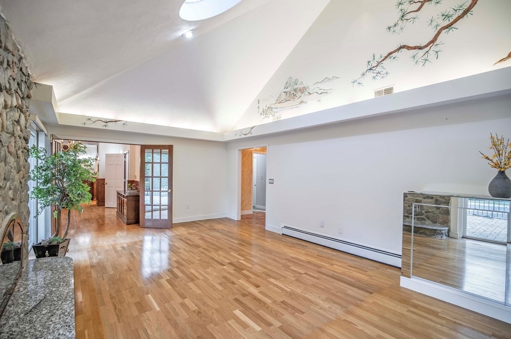 15 Hl Dr, Lynnfield MA 01940-1020 exterior