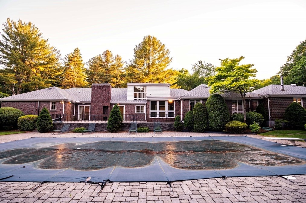 15 Hl Dr, Lynnfield MA 01940-1020 exterior