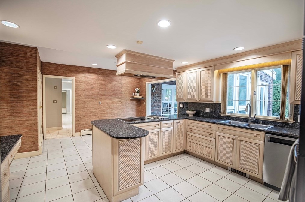 15 Hl Dr, Lynnfield MA 01940-1020 exterior