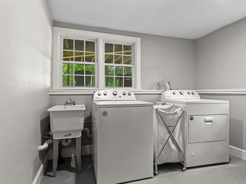 394 Winter St, Hanover MA 02339-2554 exterior