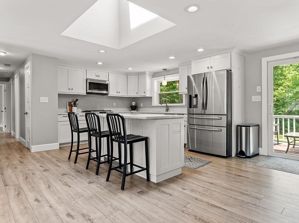 394 Winter St, Hanover MA 02339-2554 exterior