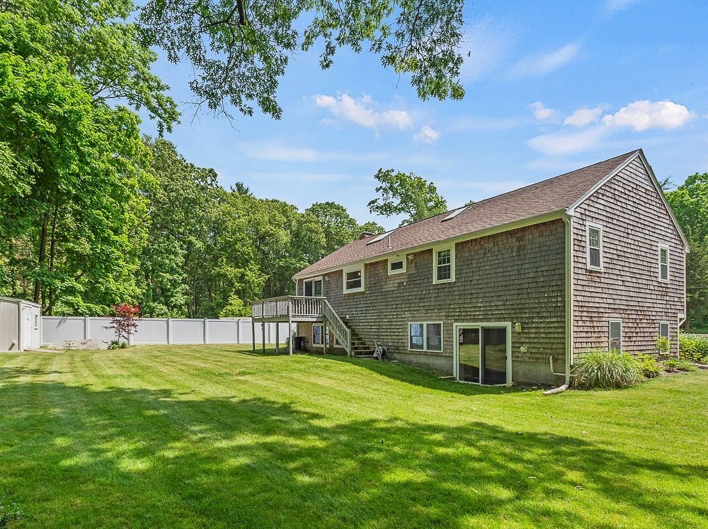 394 Winter St, Hanover MA 02339-2554 exterior