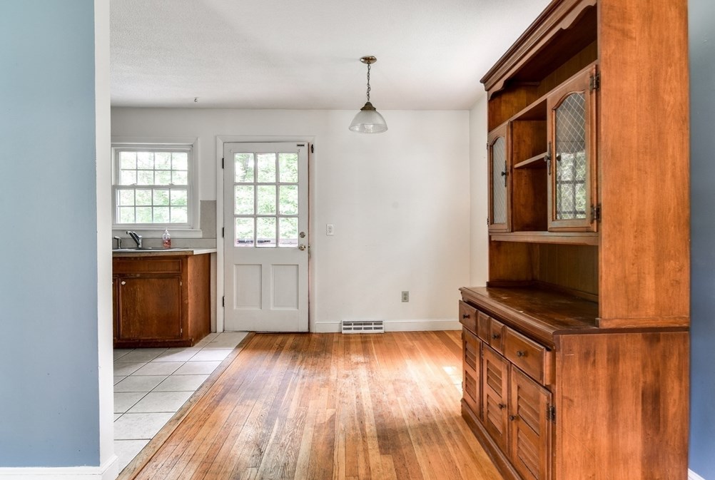 23 Priscilla Rd, Hopkinton MA  01748-2115 exterior