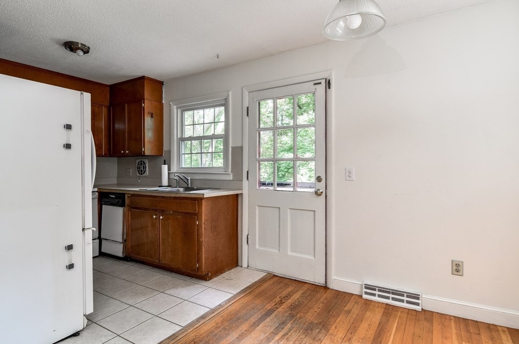 23 Priscilla Rd, Hopkinton MA  01748-2115 exterior