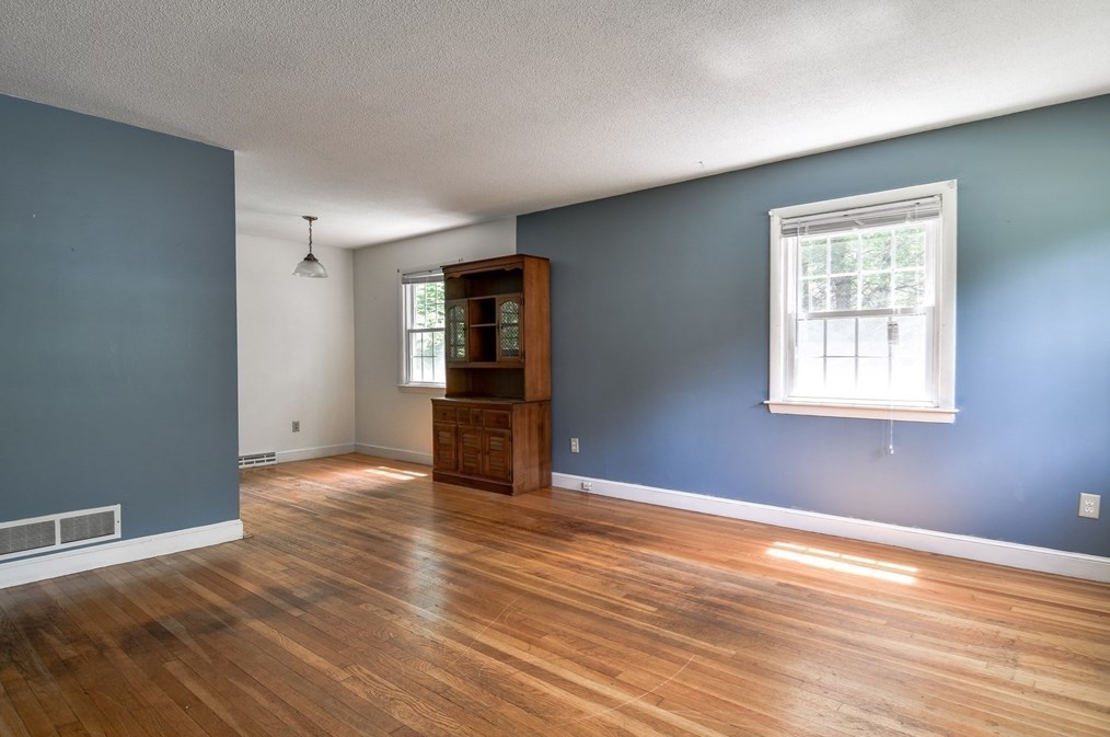 23 Priscilla Rd, Hopkinton MA  01748-2115 exterior