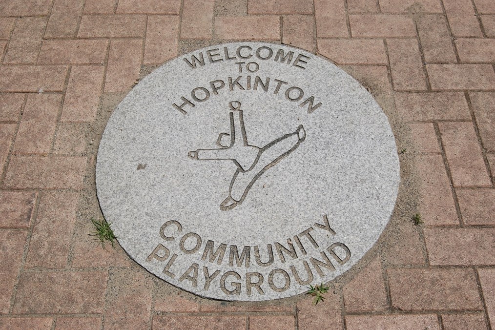 23 Priscilla Rd, Hopkinton MA  01748-2115 exterior