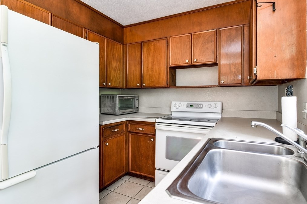 23 Priscilla Rd, Hopkinton MA  01748-2115 exterior