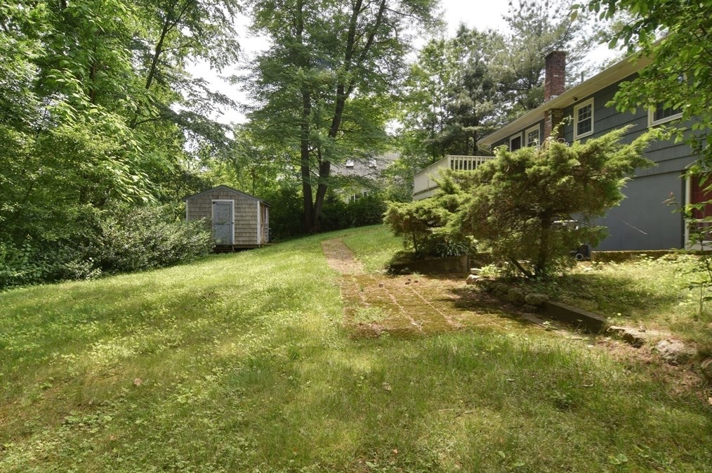 23 Priscilla Rd, Hopkinton MA  01748-2115 exterior