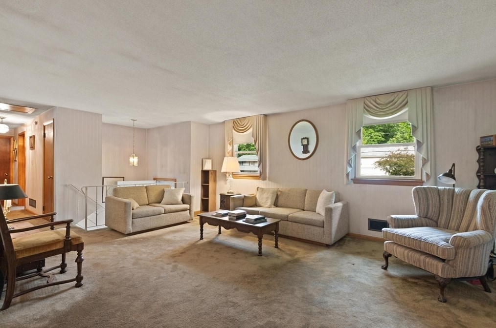 8 Apple Hl Rd, Peabody MA exterior