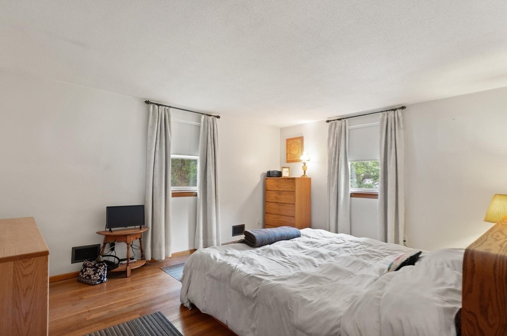 8 Apple Hl Rd, Peabody MA exterior