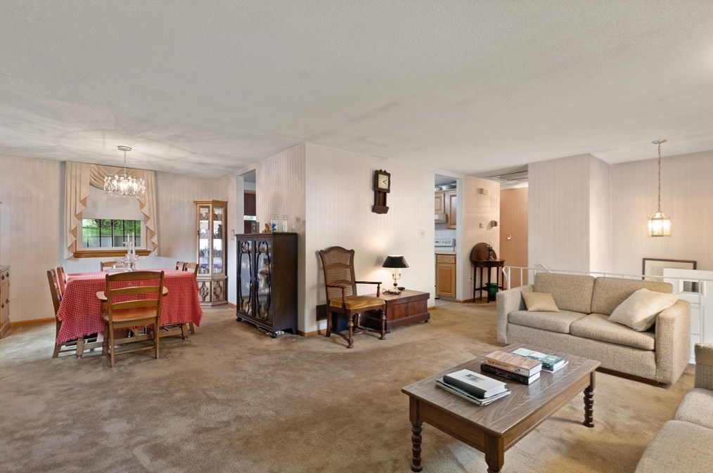 8 Apple Hl Rd, Peabody MA exterior