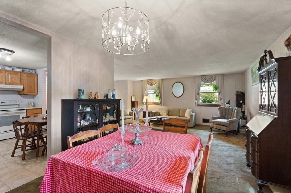 8 Apple Hl Rd, Peabody MA exterior