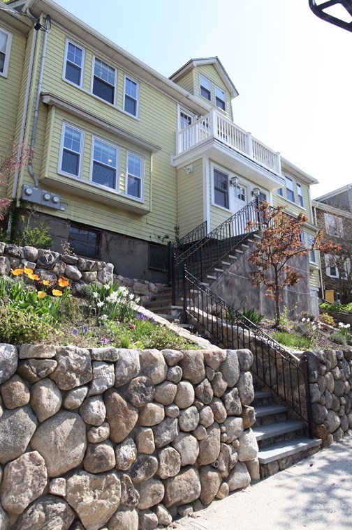 119 York Ter, Brookline MA 02446-2321 exterior